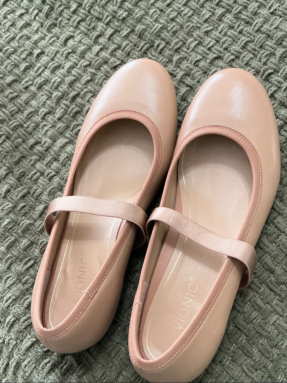 Vionic Women’s Taupe/Nude Ballet Flats with Elastic Strap